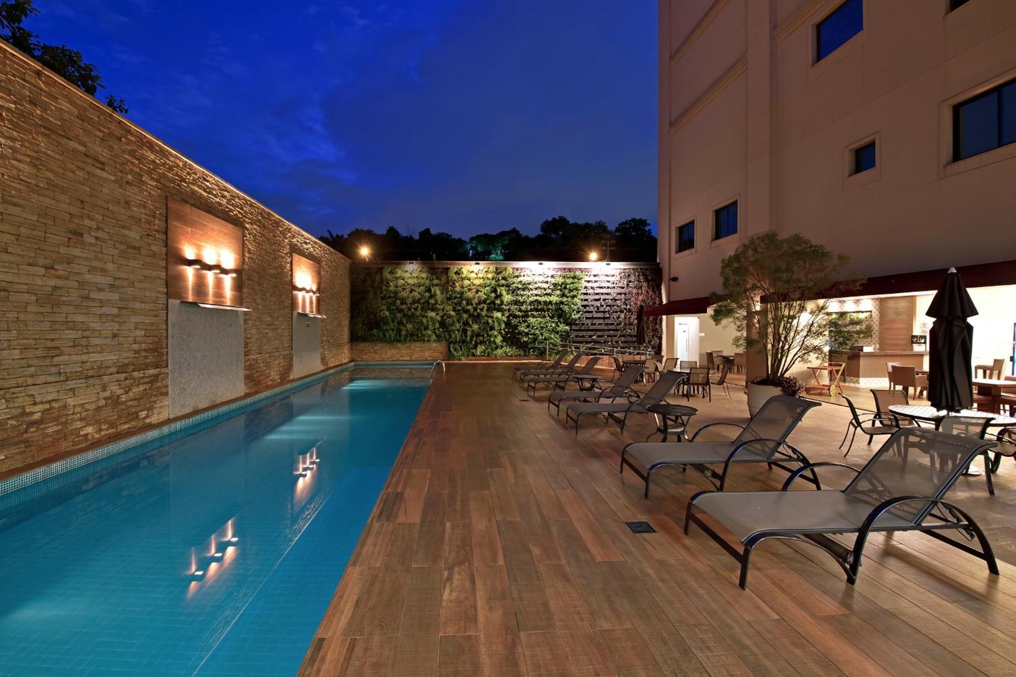 Hotel Mont Blanc Premium Ribeirão Preto Εξωτερικό φωτογραφία Hotel's pool