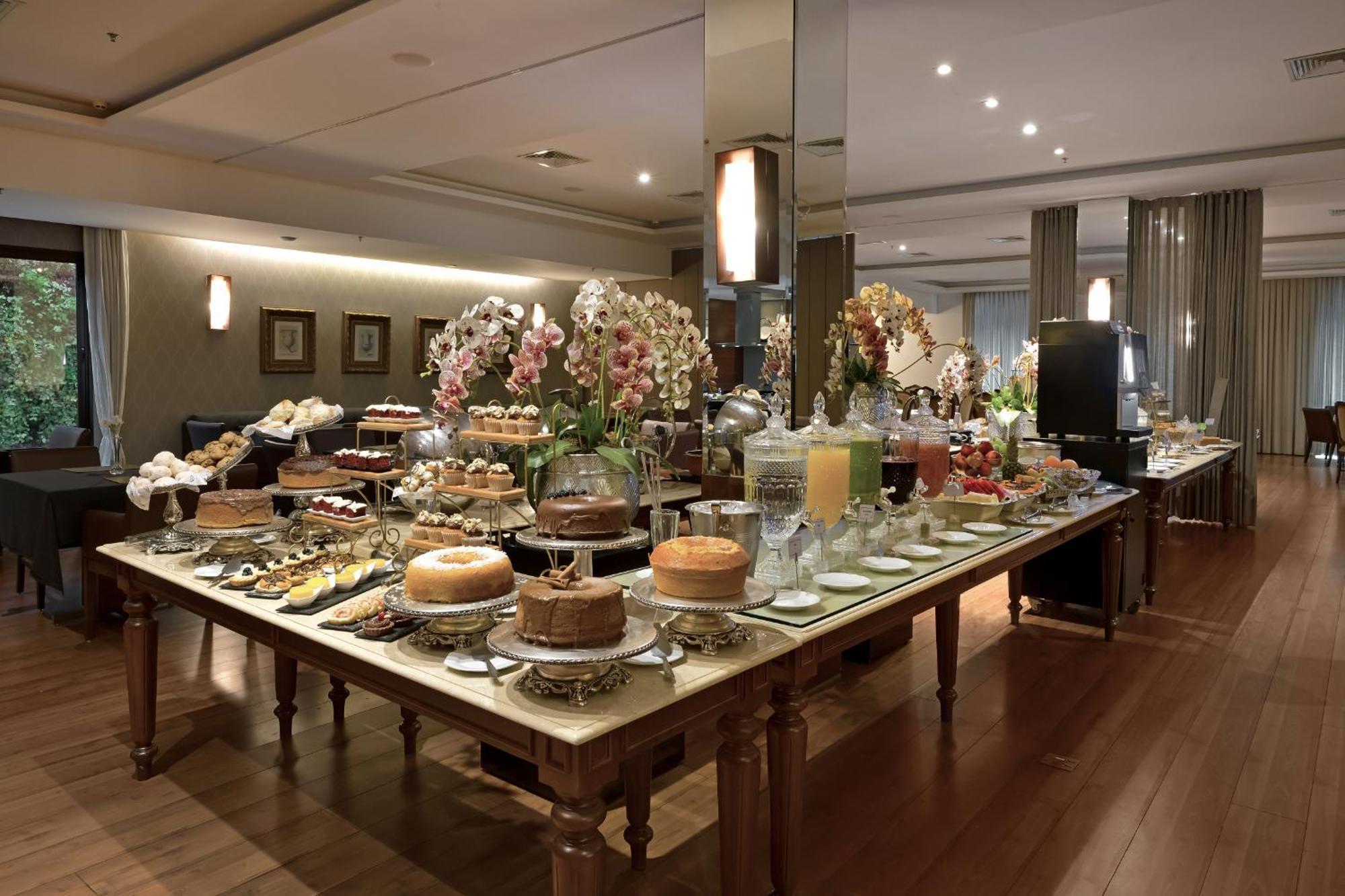Hotel Mont Blanc Premium Ribeirão Preto Εξωτερικό φωτογραφία A dessert buffet