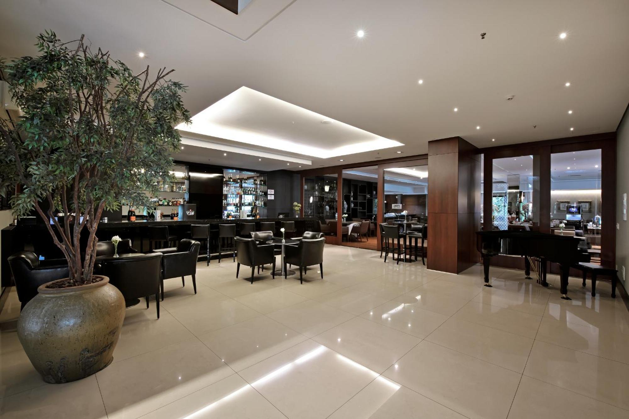 Hotel Mont Blanc Premium Ribeirão Preto Εξωτερικό φωτογραφία The interior of the lounge