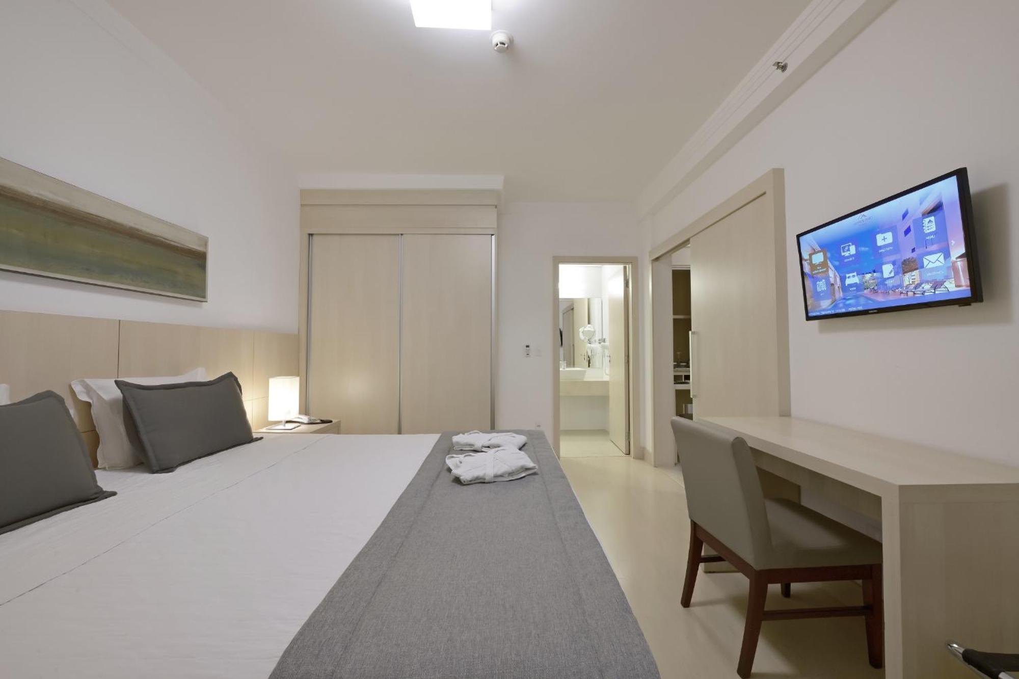 Hotel Mont Blanc Premium Ribeirão Preto Δωμάτιο φωτογραφία A room at the hotel